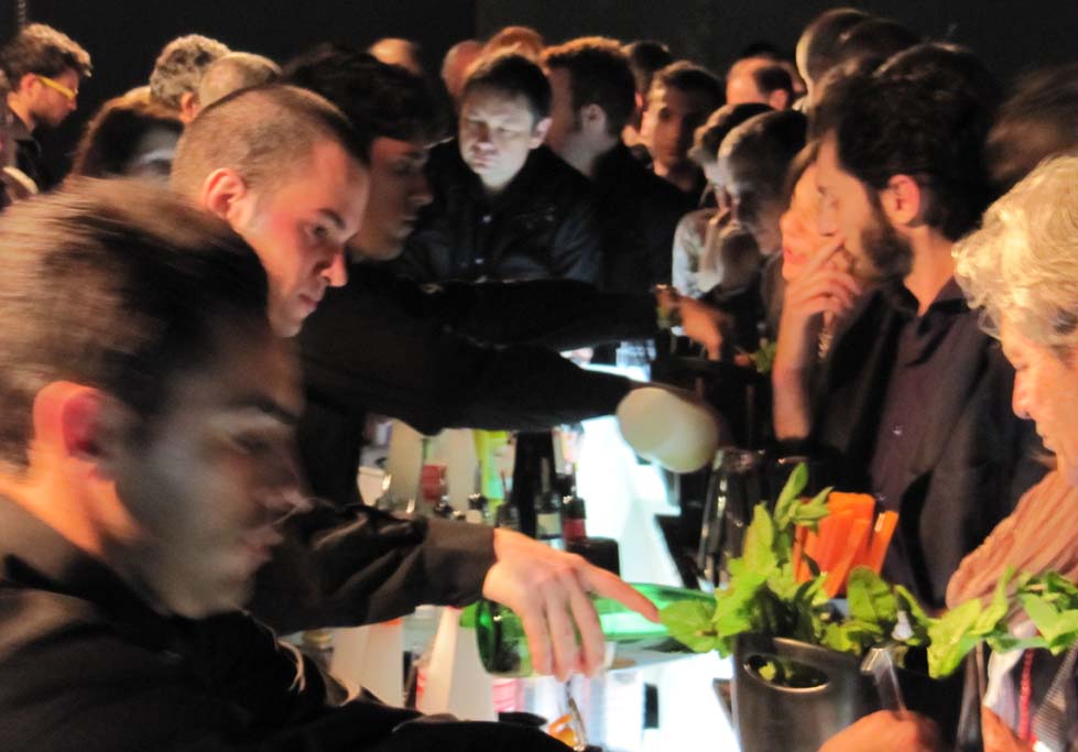 Bartender Mercury Events a lavoro